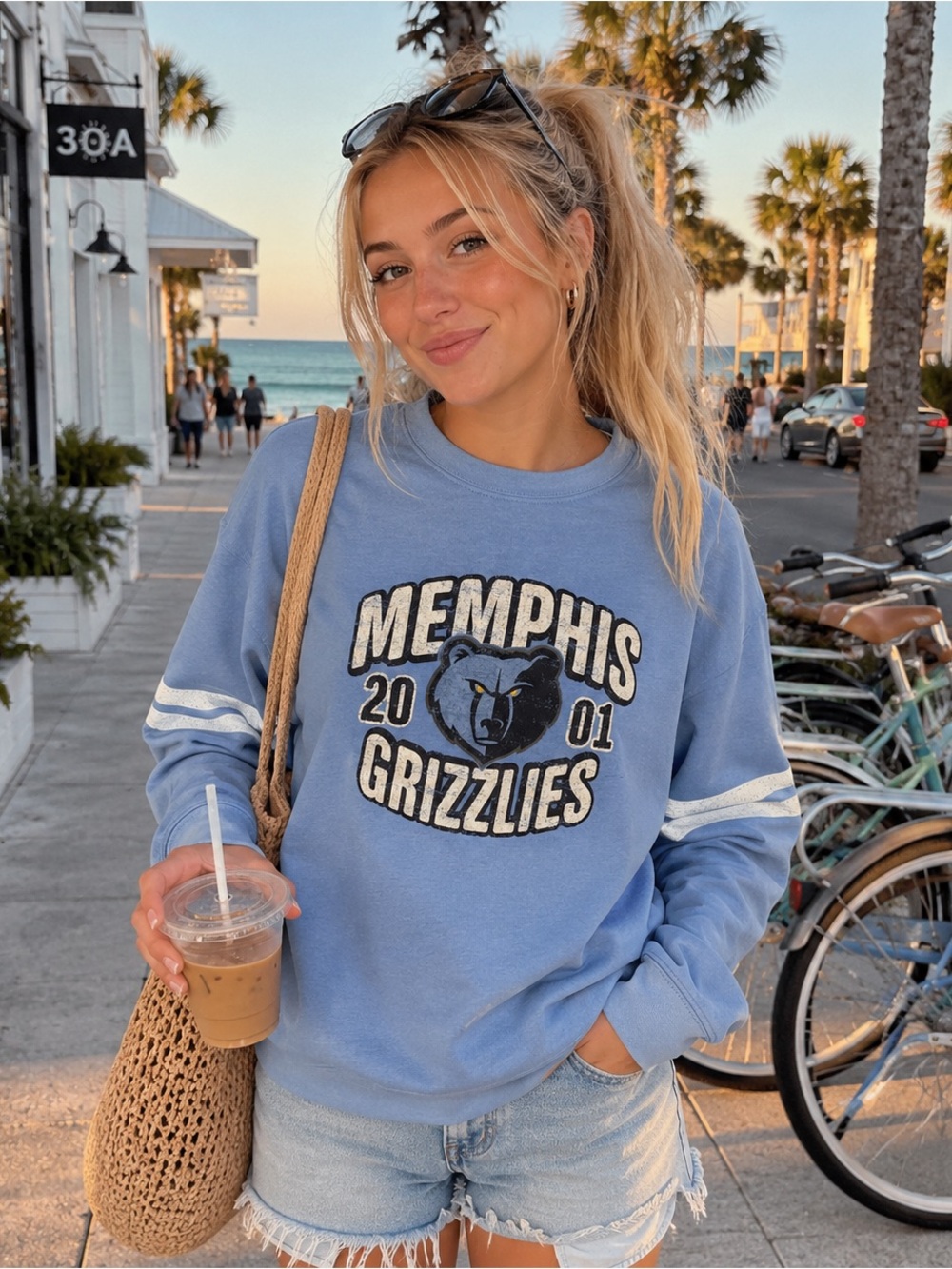 Vintage Memphis Grizzlies Graphic Logo Sweatshirt Size XL Light Blue Beach Wear